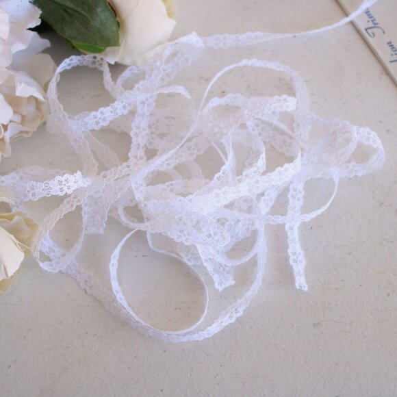 Vintage White Lace Trim, 7/16" wide 2 yards - Picture 4 of 10